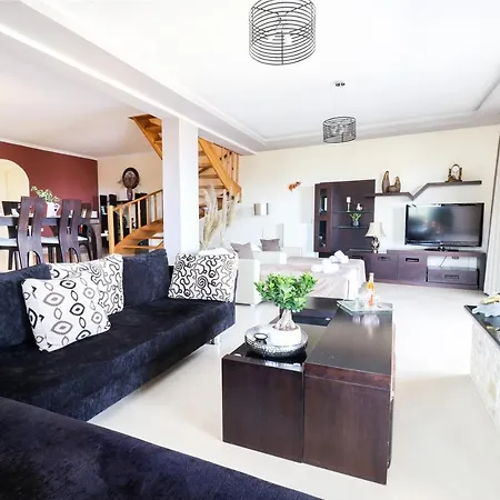 Korda's House Case de vacanță